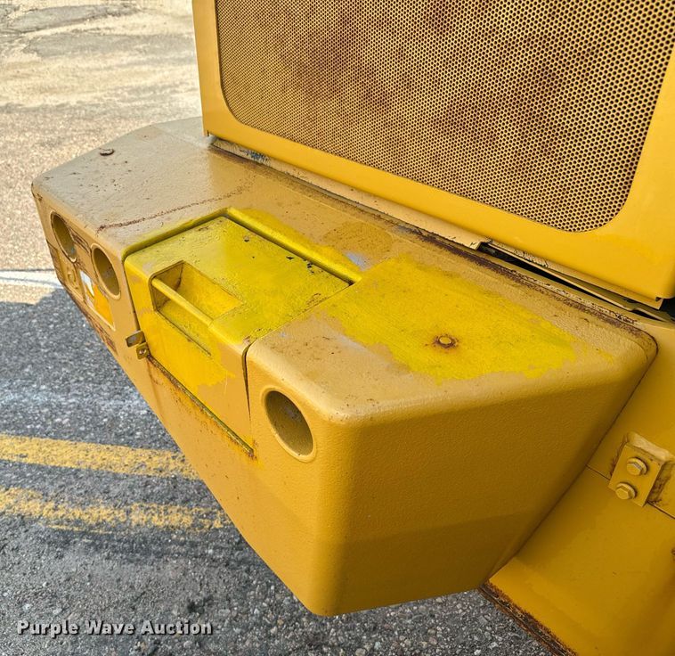 image for item DV2791 2006 John Deere 444J wheel loader