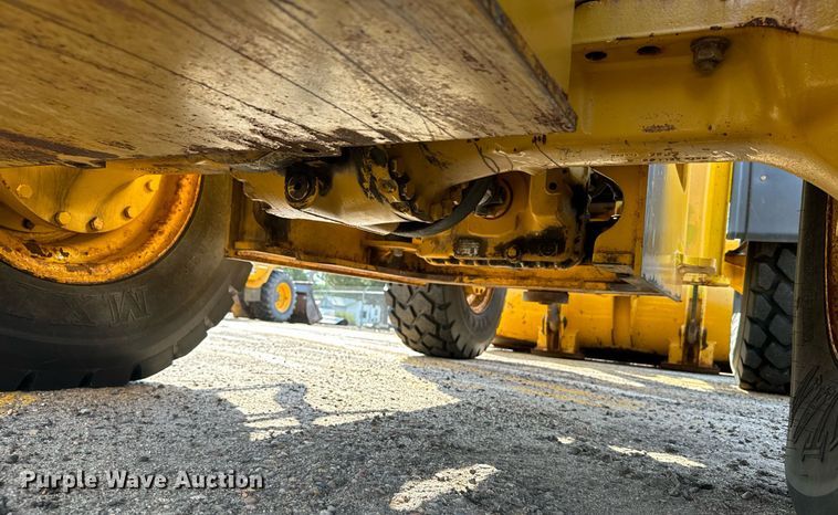 image for item DV2791 2006 John Deere 444J wheel loader