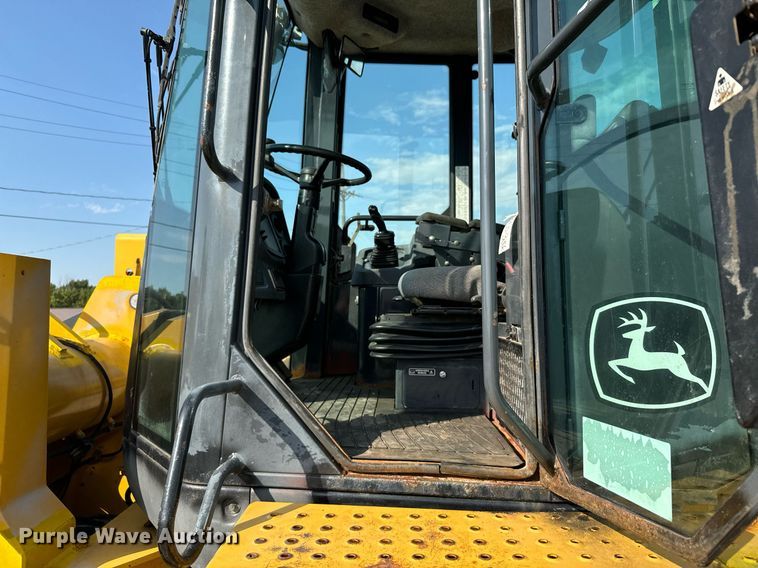 image for item DV2791 2006 John Deere 444J wheel loader