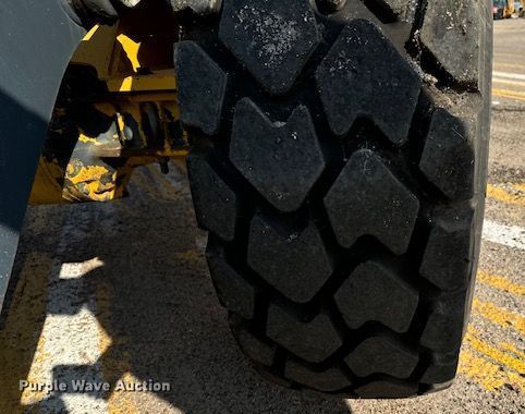 image for item DV2791 2006 John Deere 444J wheel loader