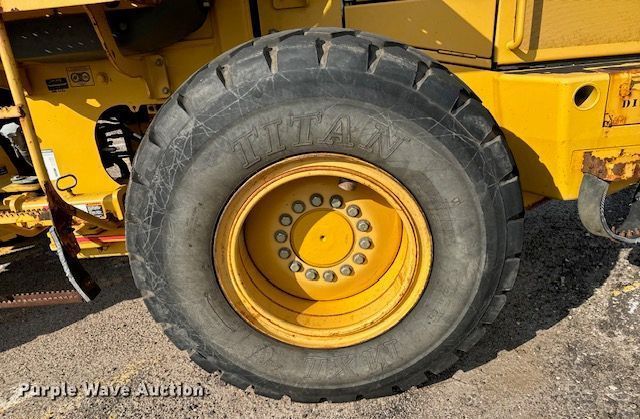 image for item DV2791 2006 John Deere 444J wheel loader
