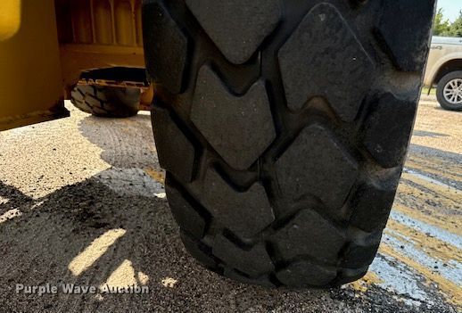 image for item DV2791 2006 John Deere 444J wheel loader