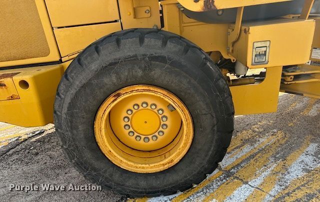 image for item DV2791 2006 John Deere 444J wheel loader