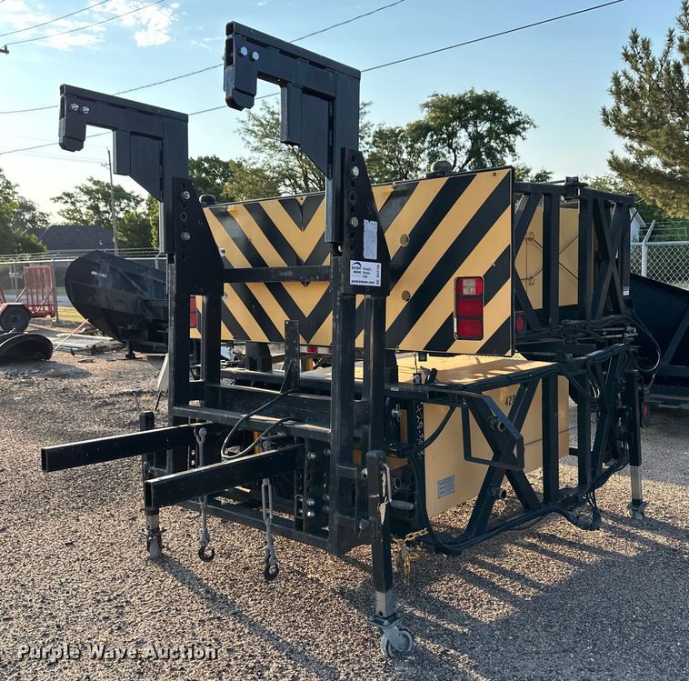 image for item DV2792 Energy Absorption Systems 180 crash attenuator