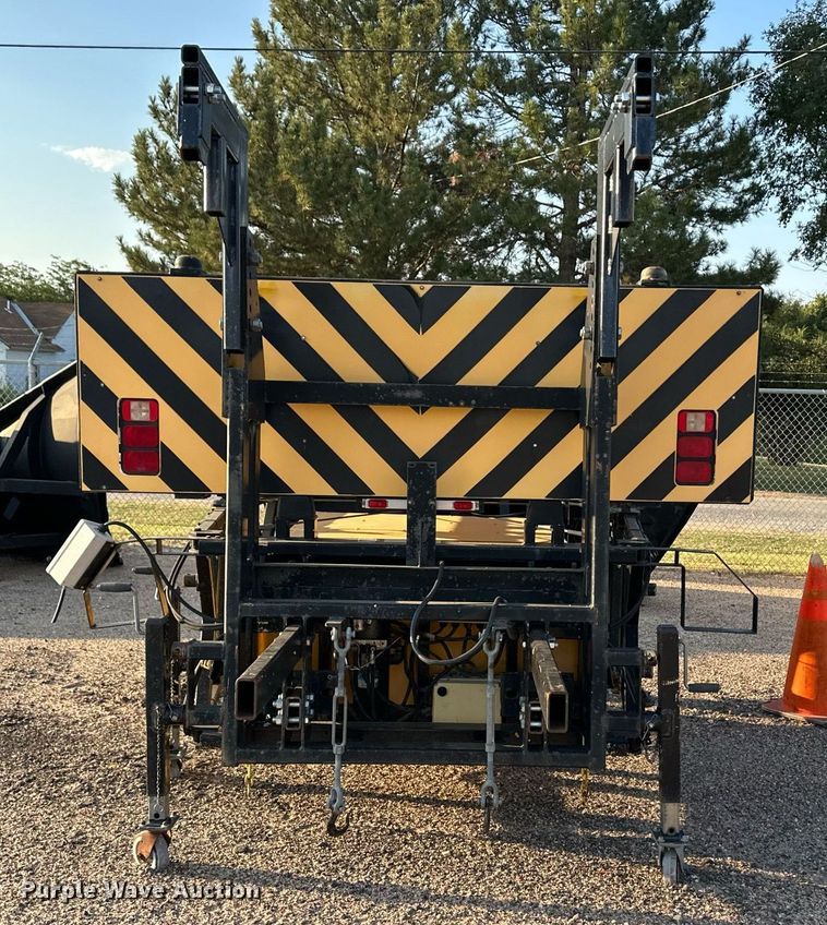 image for item DV2792 Energy Absorption Systems 180 crash attenuator