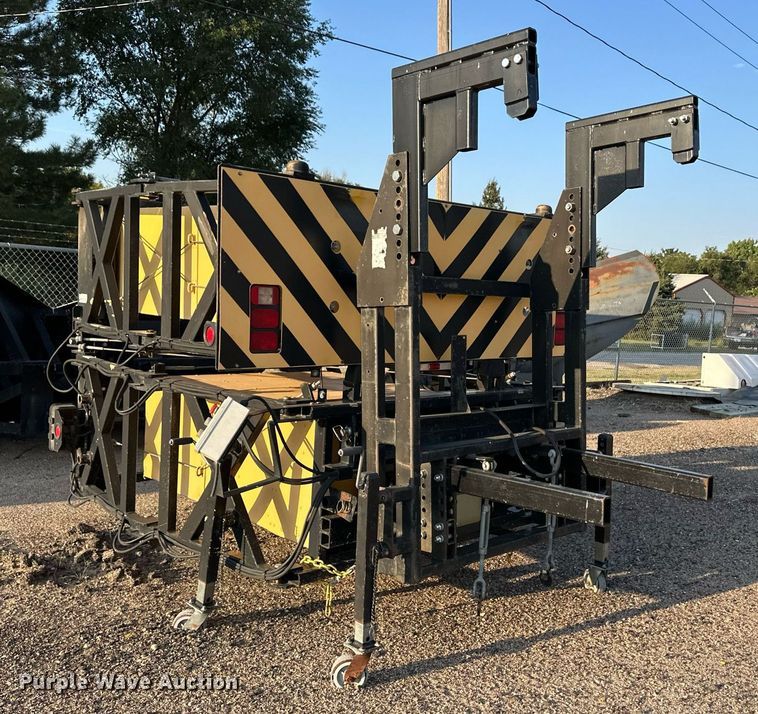 image for item DV2792 Energy Absorption Systems 180 crash attenuator