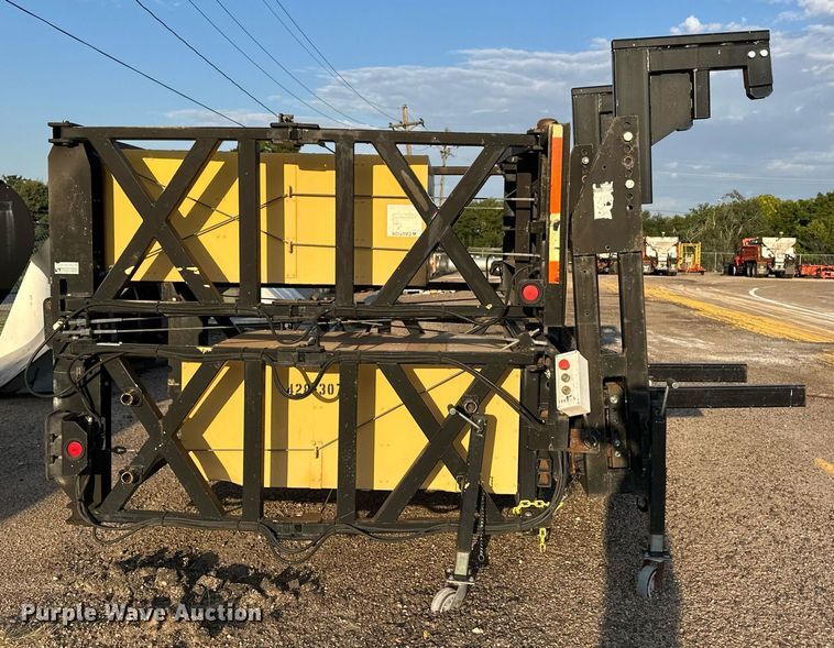 image for item DV2792 Energy Absorption Systems 180 crash attenuator