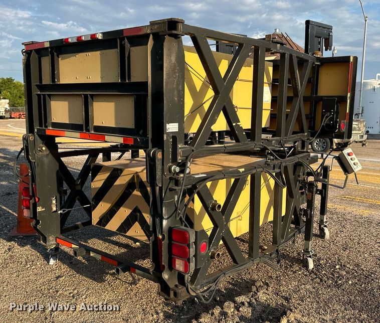 image for item DV2792 Energy Absorption Systems 180 crash attenuator