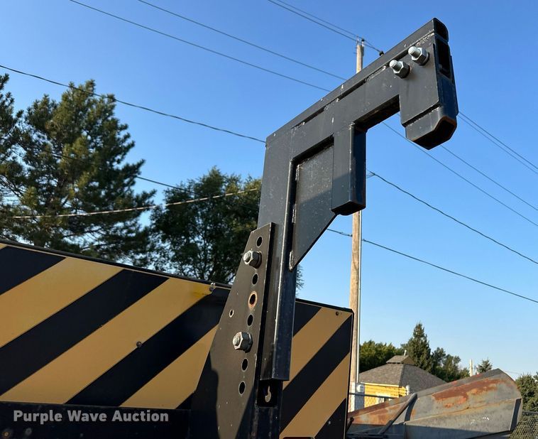 image for item DV2792 Energy Absorption Systems 180 crash attenuator