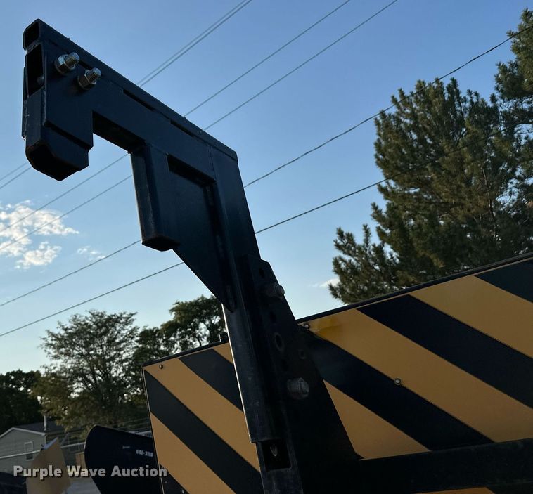 image for item DV2792 Energy Absorption Systems 180 crash attenuator