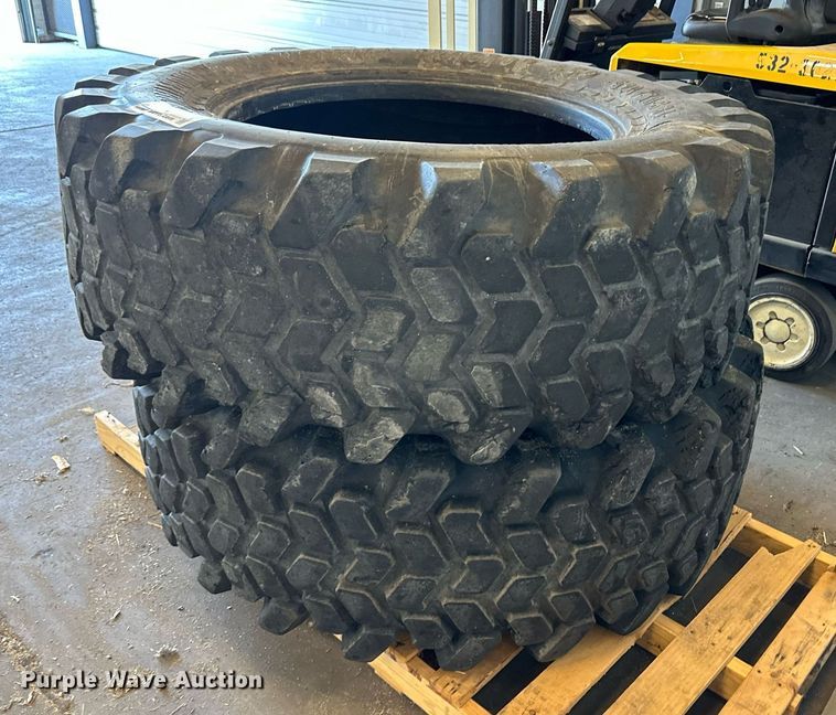 image for item DV2793 (2) Trelleborg 520/70B34 tires