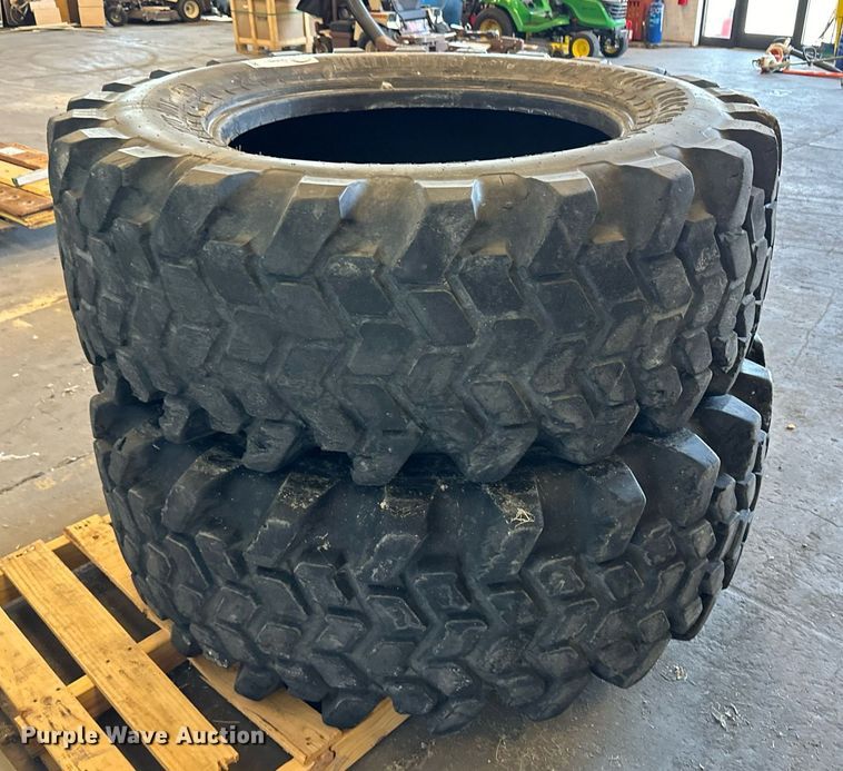 image for item DV2793 (2) Trelleborg 520/70B34 tires
