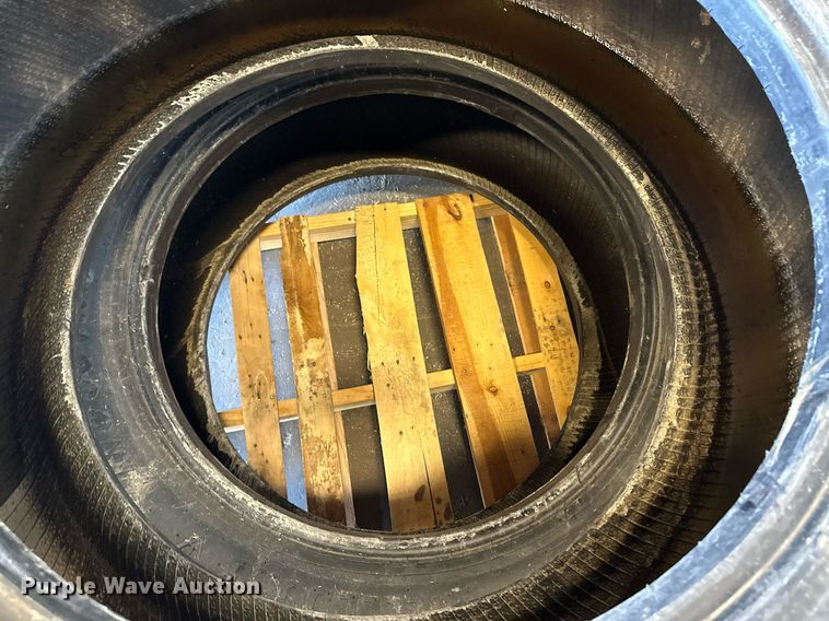 image for item DV2793 (2) Trelleborg 520/70B34 tires