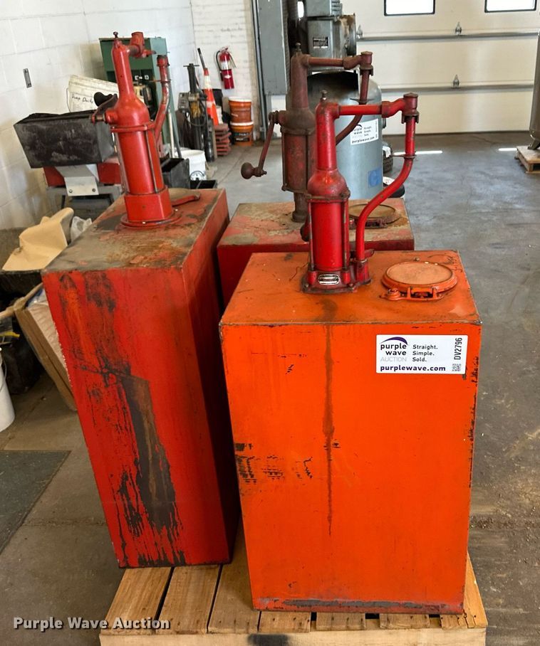 image for item DV2796 (3) tanks