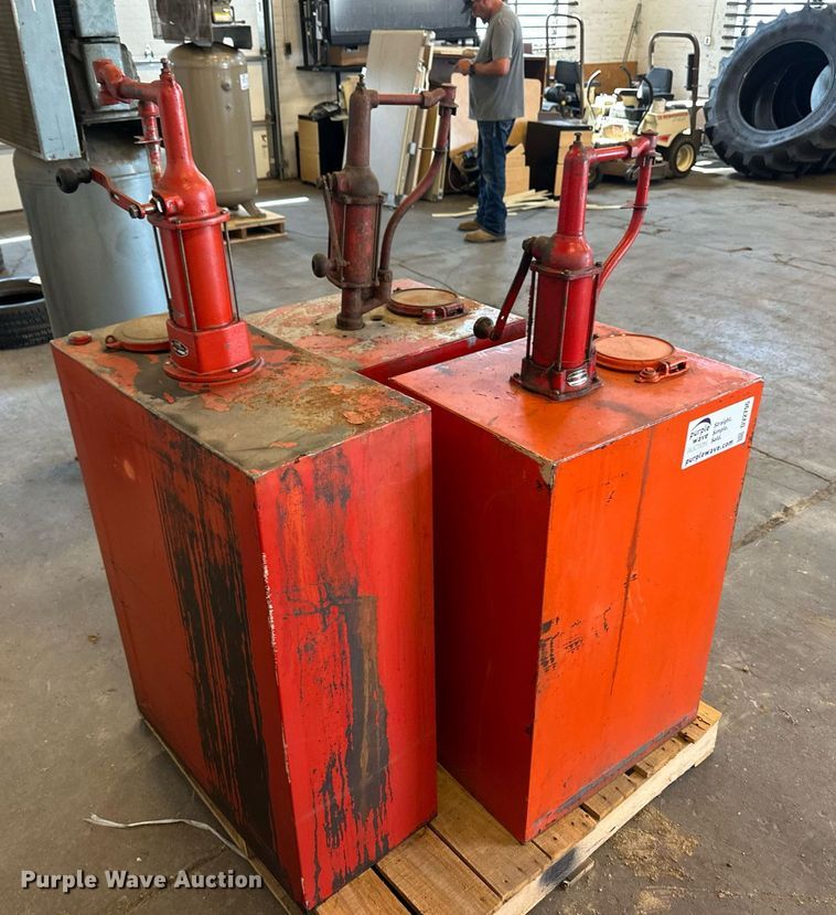 image for item DV2796 (3) tanks