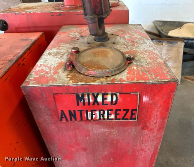 image for item DV2796 (3) tanks