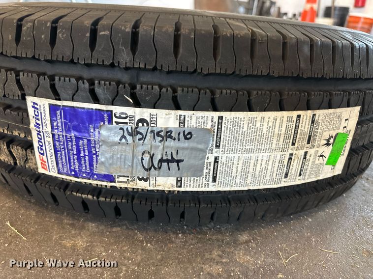 image for item DV2798 BF Goodrich 245/75R16 tire