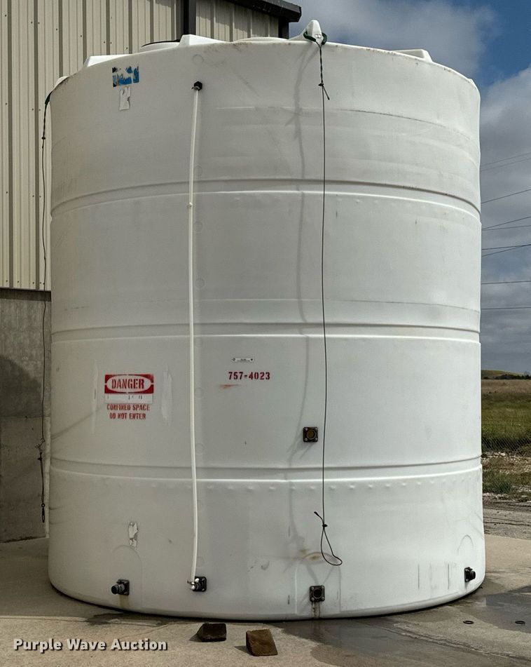 image for item DX1302 2003 Ace salt brine poly storage tank