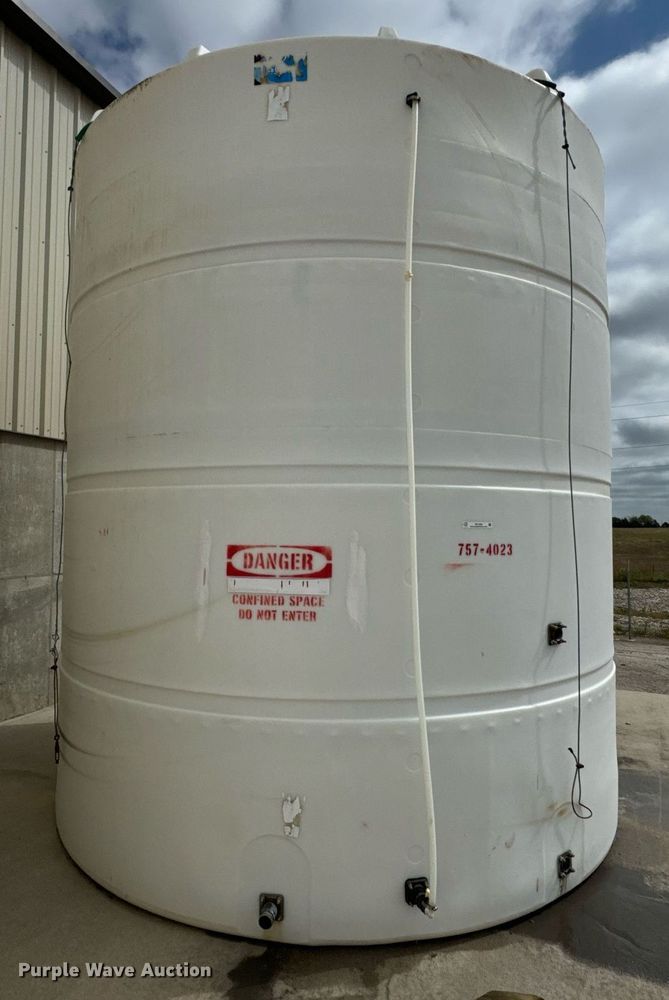 image for item DX1302 2003 Ace salt brine poly storage tank