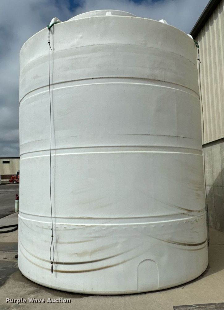 image for item DX1302 2003 Ace salt brine poly storage tank