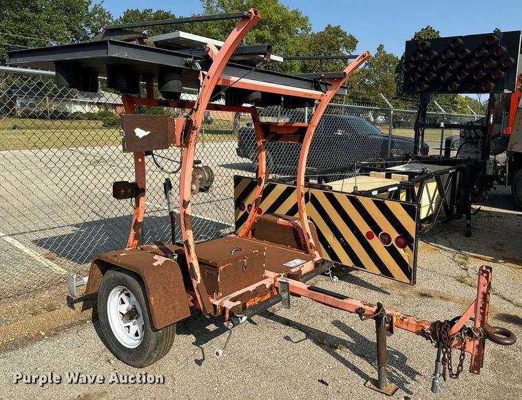 image for item EE7598 National Signal arrow board trailer