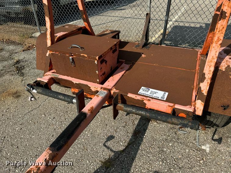 image for item EE7598 National Signal arrow board trailer