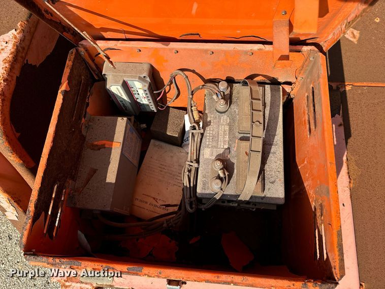 image for item EE7598 National Signal arrow board trailer