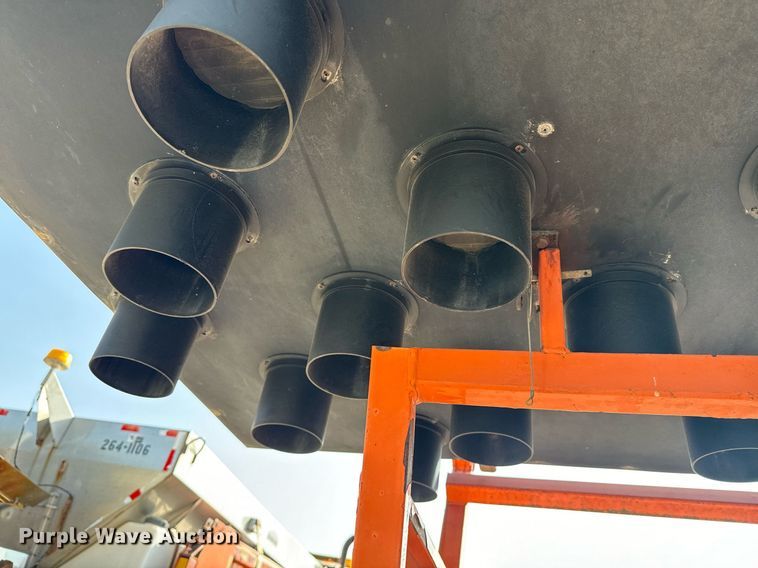 image for item EE7598 National Signal arrow board trailer