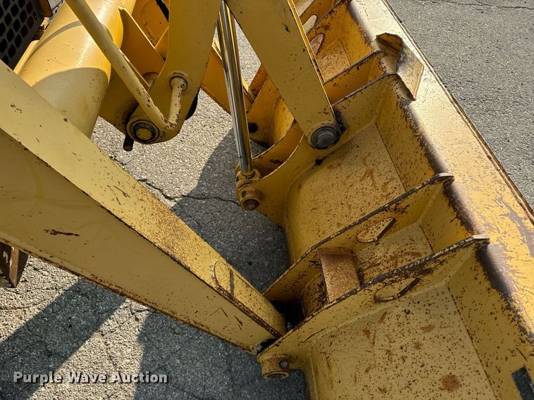 image for item EE7599 2005 John Deere 310G backhoe