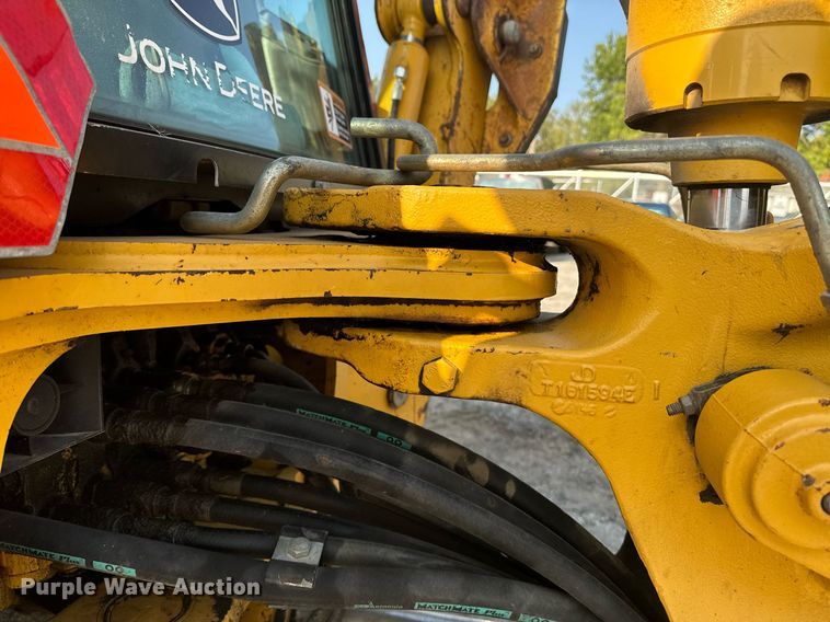 image for item EE7599 2005 John Deere 310G backhoe