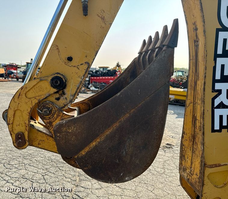 image for item EE7599 2005 John Deere 310G backhoe
