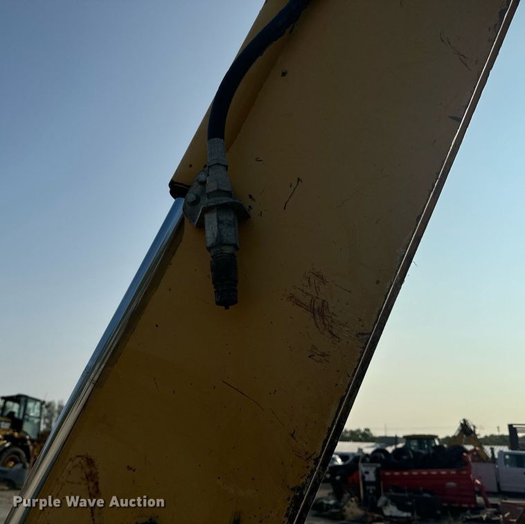 image for item EE7599 2005 John Deere 310G backhoe