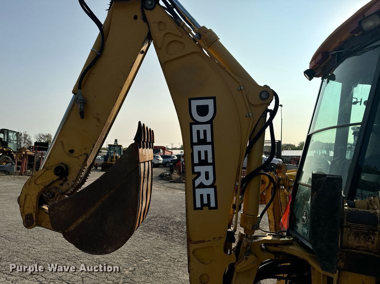 image for item EE7599 2005 John Deere 310G backhoe