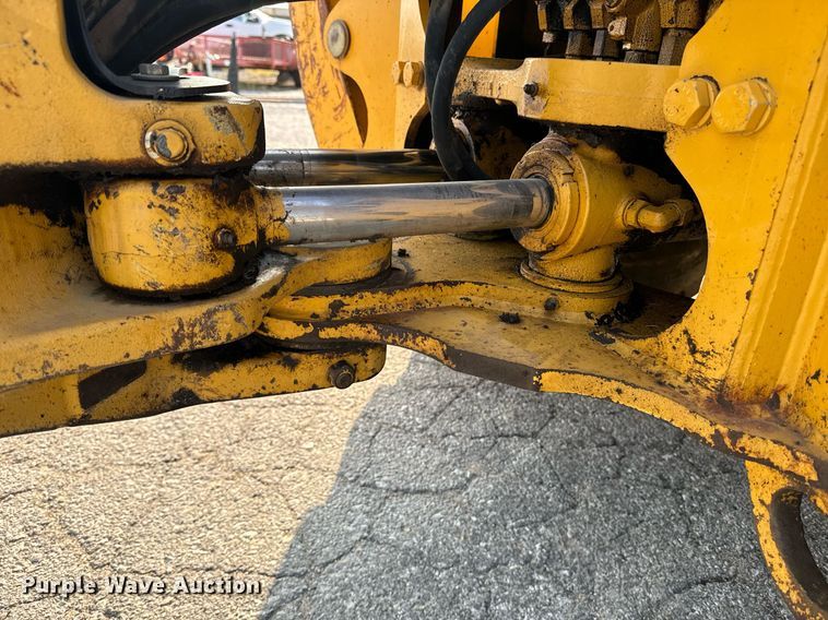 image for item EE7599 2005 John Deere 310G backhoe