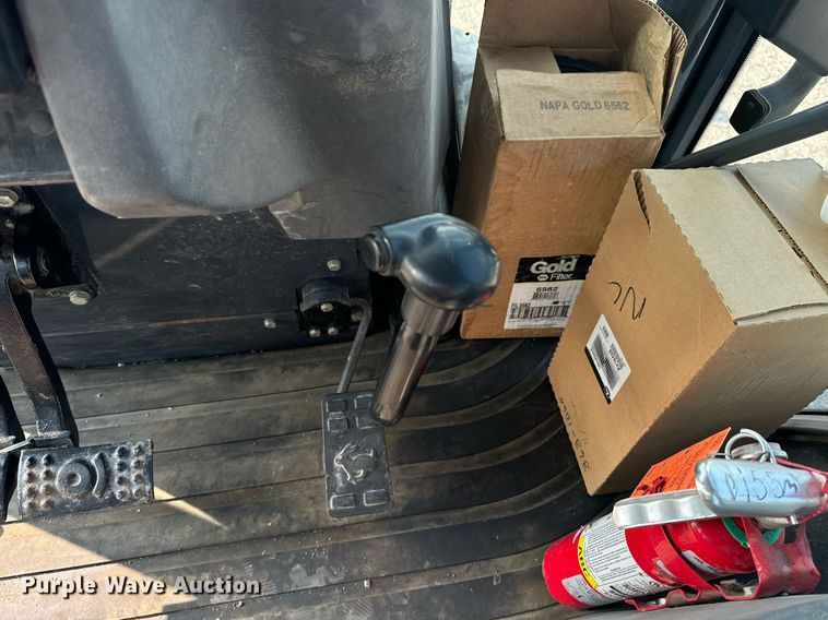 image for item EE7599 2005 John Deere 310G backhoe