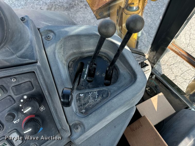 image for item EE7599 2005 John Deere 310G backhoe