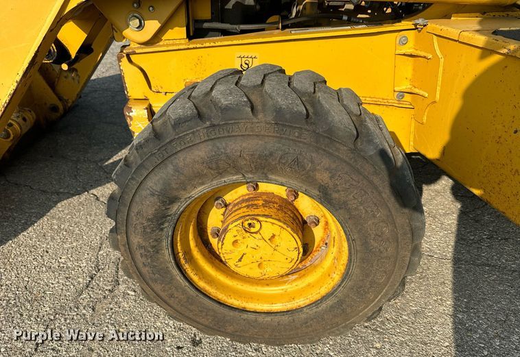 image for item EE7599 2005 John Deere 310G backhoe