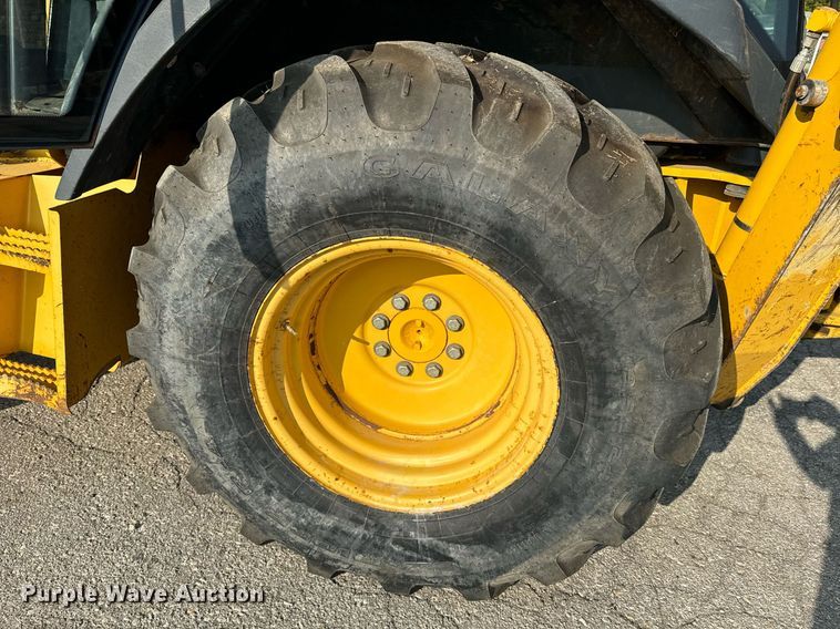 image for item EE7599 2005 John Deere 310G backhoe