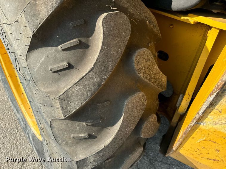 image for item EE7599 2005 John Deere 310G backhoe