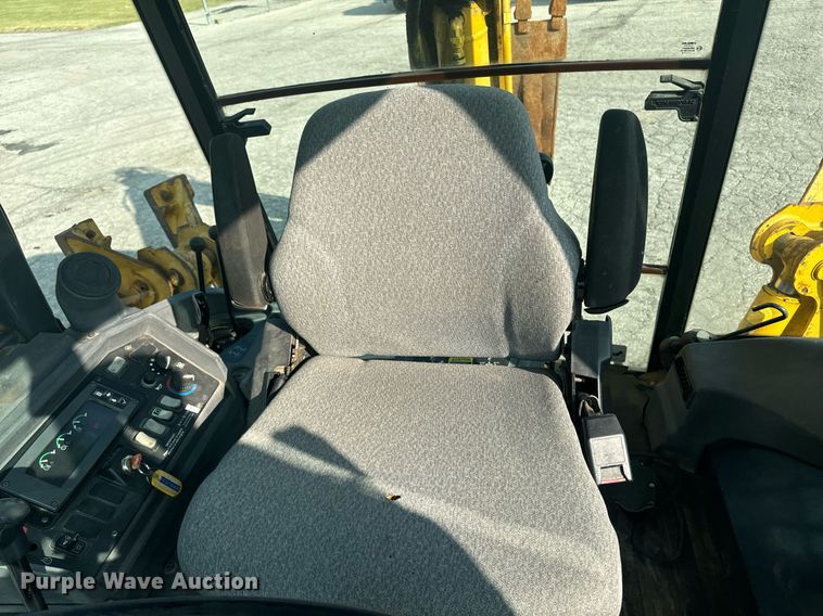 image for item EE7600 2005 John Deere 310G backhoe