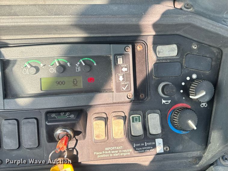 image for item EE7600 2005 John Deere 310G backhoe