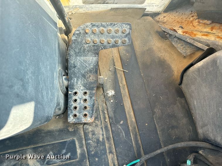 image for item EE7600 2005 John Deere 310G backhoe