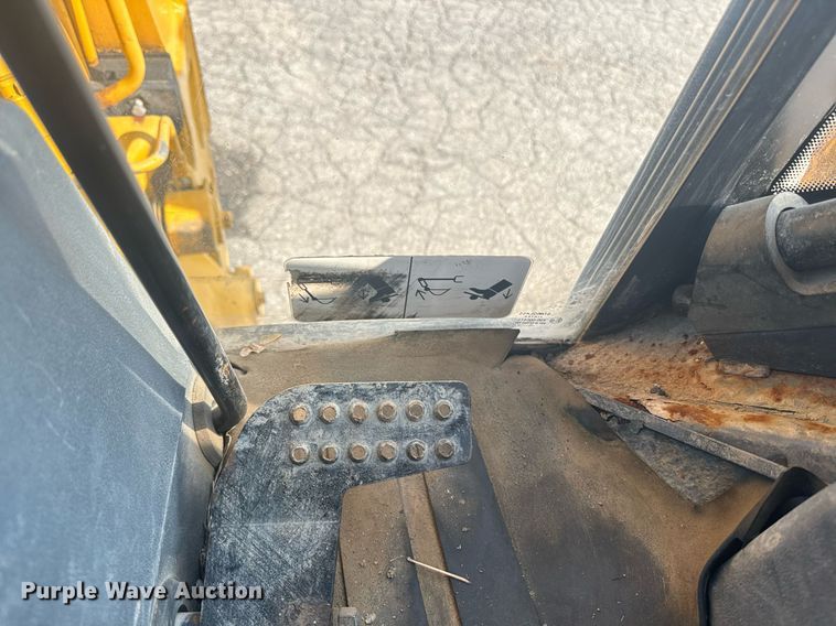 image for item EE7600 2005 John Deere 310G backhoe