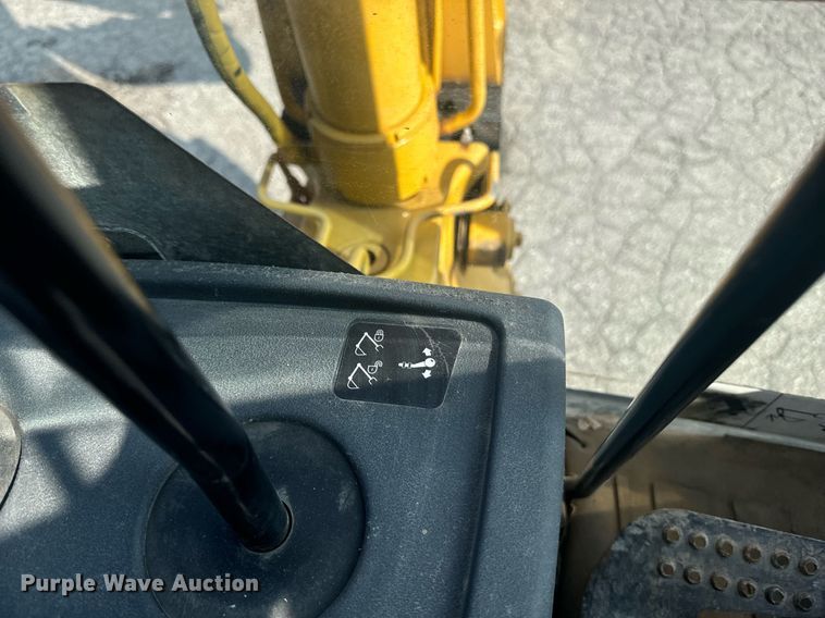 image for item EE7600 2005 John Deere 310G backhoe