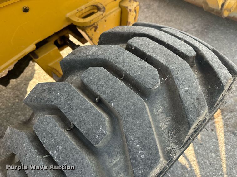 image for item EE7600 2005 John Deere 310G backhoe