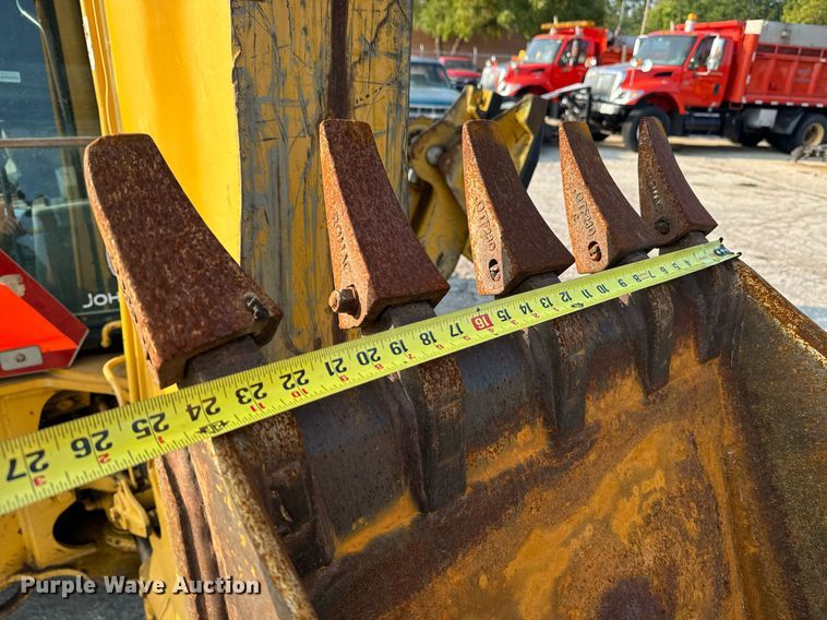 image for item EE7601 2005 John Deere 310G backhoe