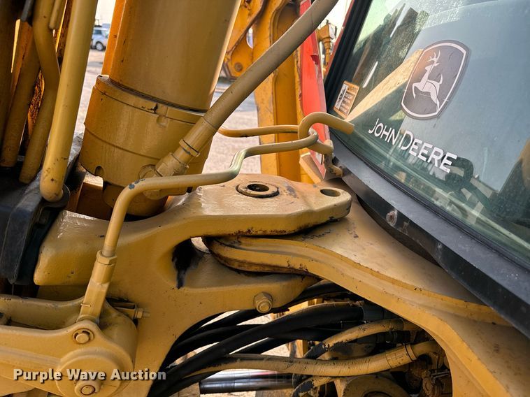 image for item EE7601 2005 John Deere 310G backhoe