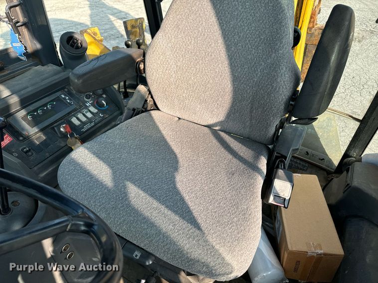 image for item EE7601 2005 John Deere 310G backhoe