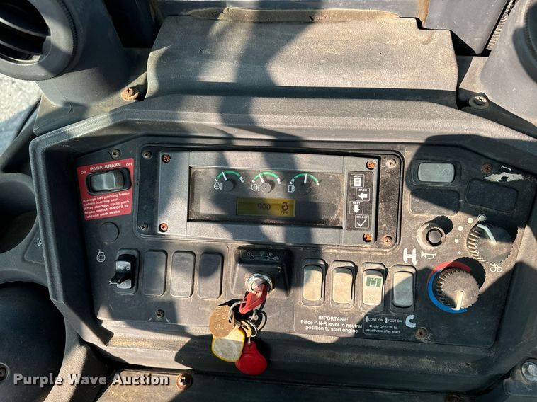 image for item EE7601 2005 John Deere 310G backhoe