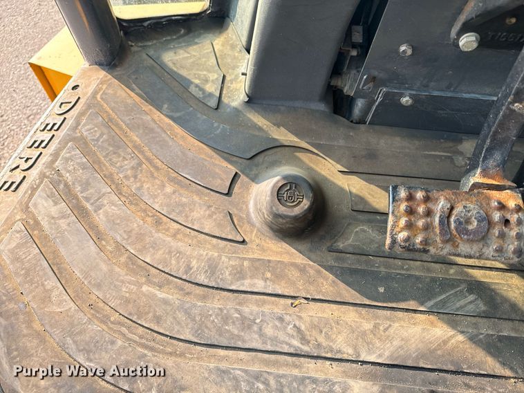 image for item EE7601 2005 John Deere 310G backhoe